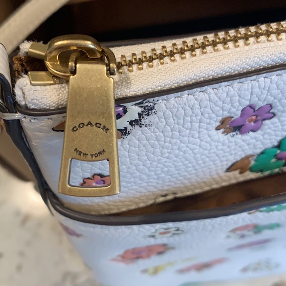 Coach purse - Picture 4 of 8